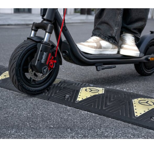 Elektrický kolobežka Ninebot eKickScooter F2 Pro E II