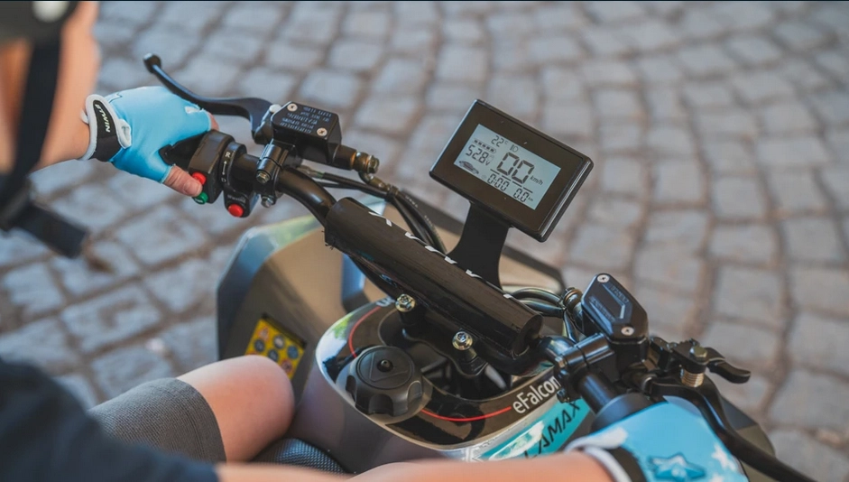 Detská elektrická štvorkolka LAMAX eFalcon ATV50M Blue