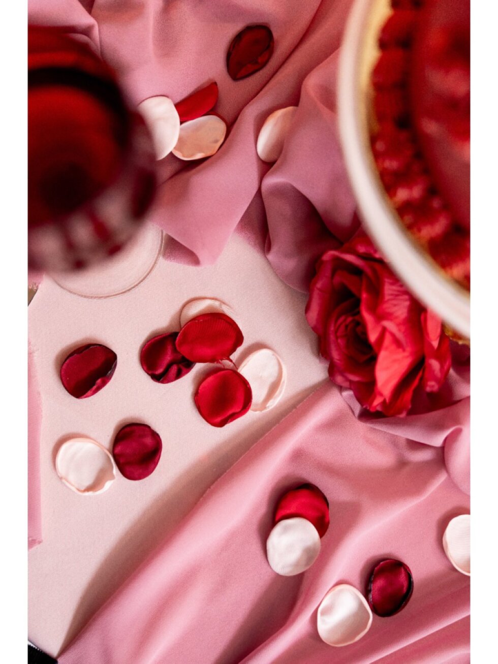 Okvětní lístky růžové