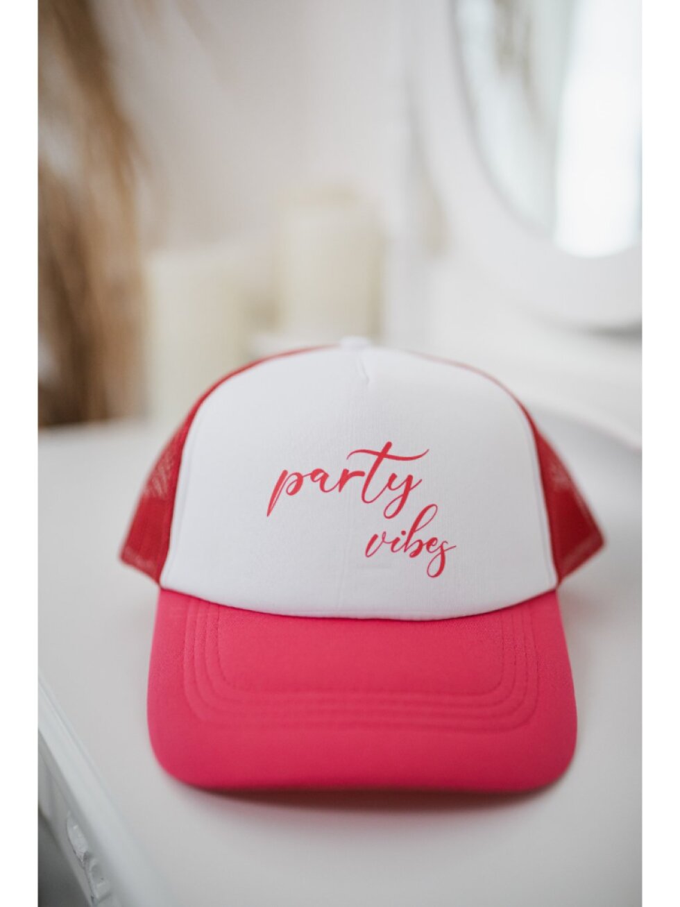 Růžovo-bílá kšiltovka - Party vibes