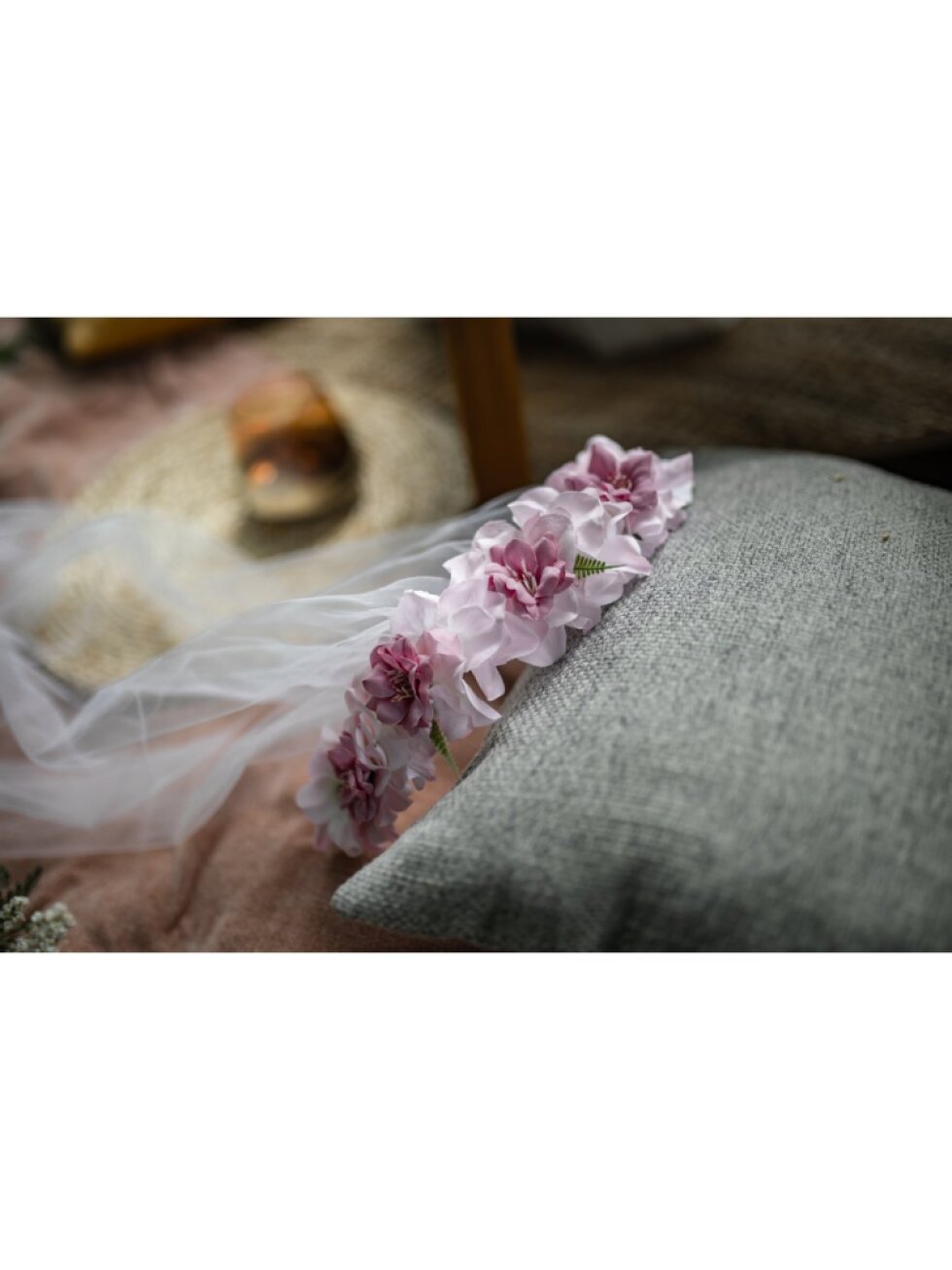 Bohatá čelenka s pinetkami