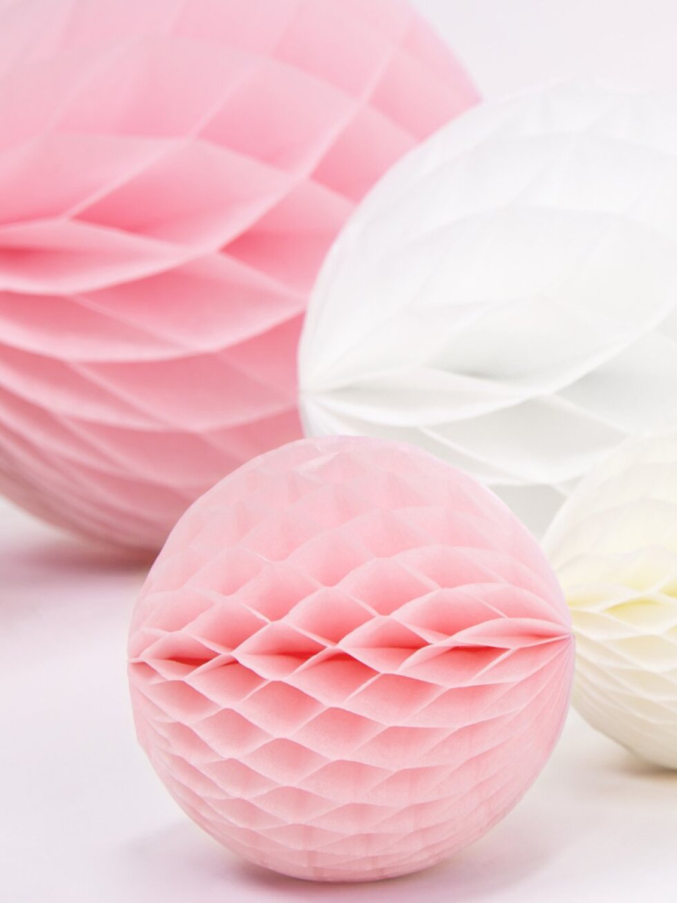 Papírová koule (tissue pom pom) růžová – 30 cm