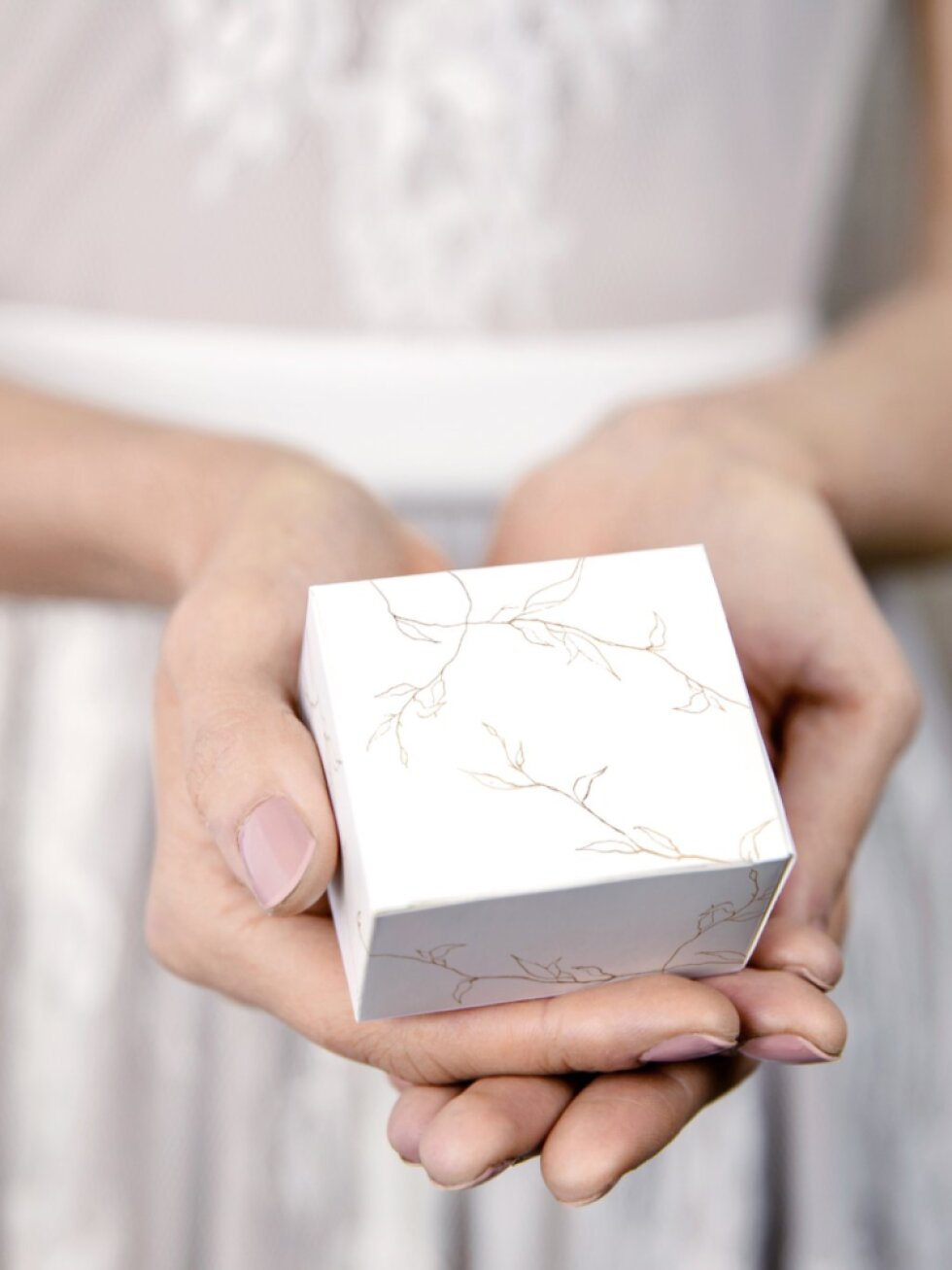 Boxy bílo zlaté malé