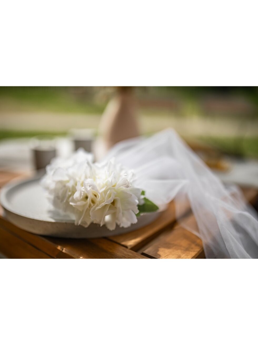 Bohatá čelenka se závojem pro nevěstu na rozlučku