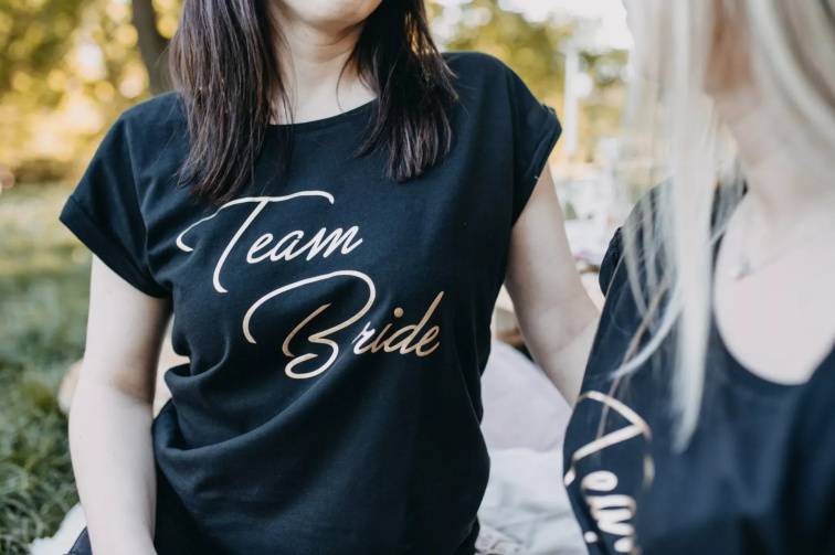 Černé tričko Bride - zlatý potisk