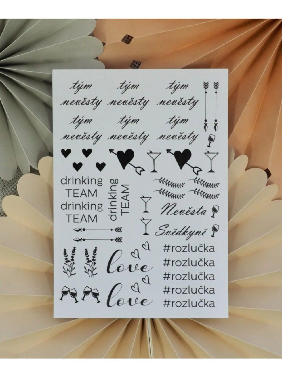 Černobílé tetování Drinking team