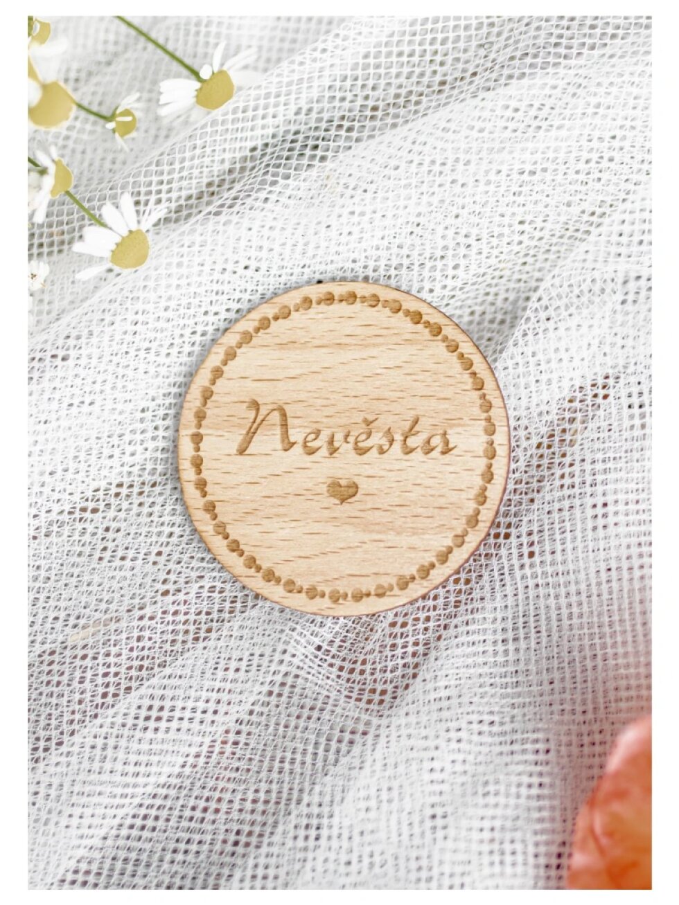 Dřevěná placka Nevěsta – doplněk na rozlučku