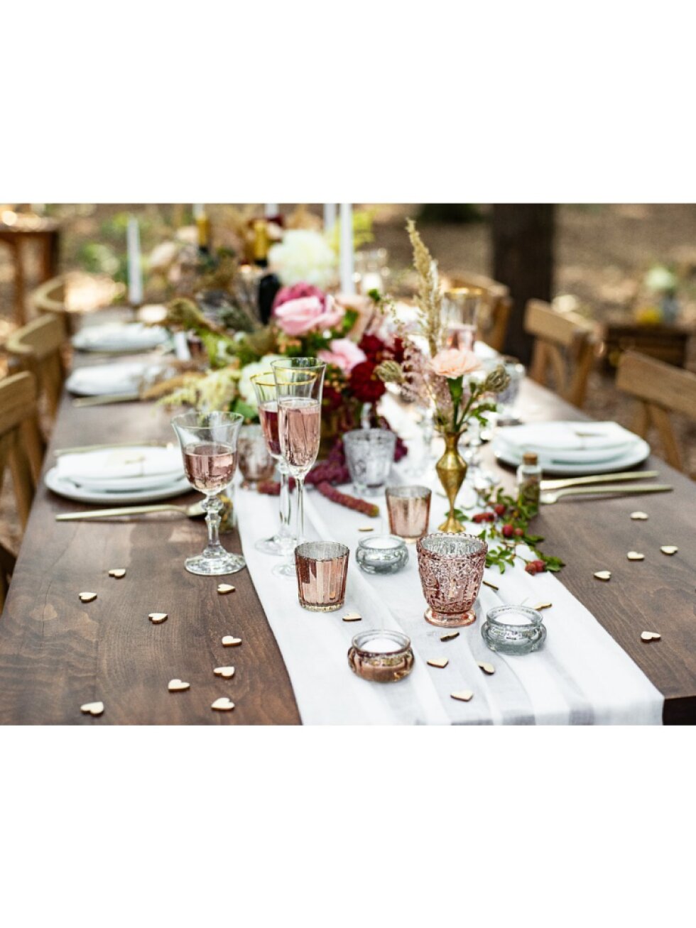 Dřevěné konfety srdíčka – dekorace na rozlučku i svatbu