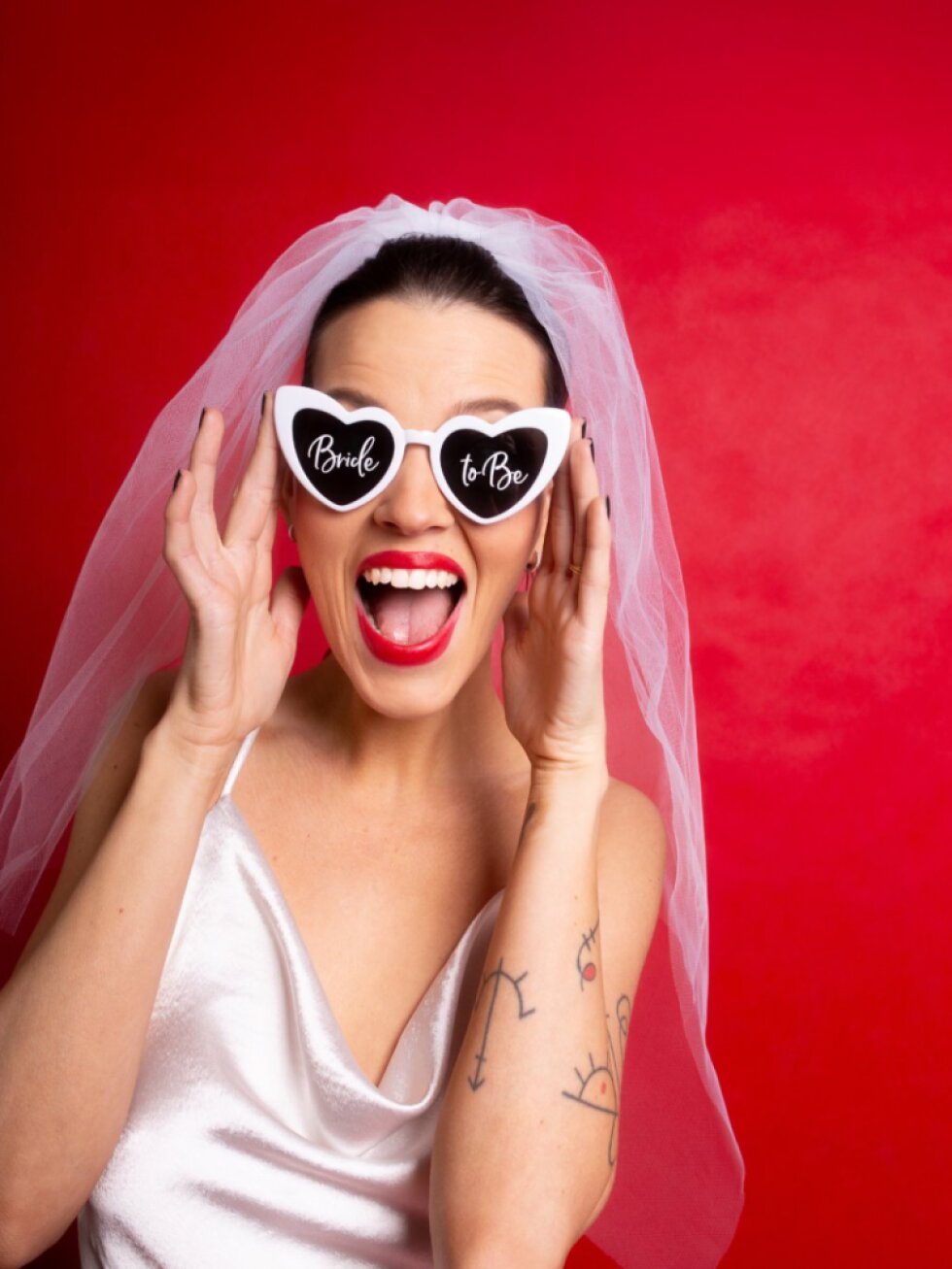Srdíčkové brýle Bride to Be bílé