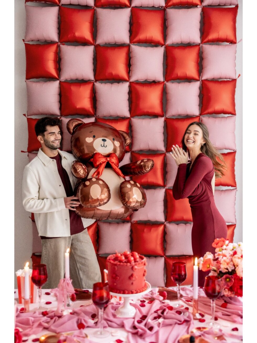 Fóliový balon stojící medvídek – mix barev 59 × 88 cm