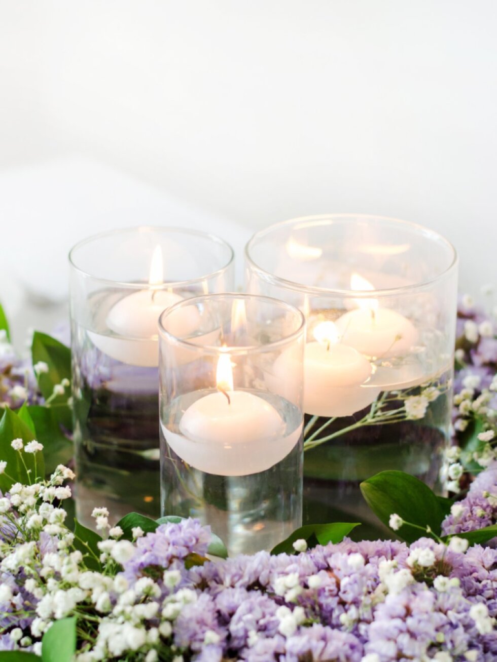 Plovoucí svíčka matná bílá – 4 cm