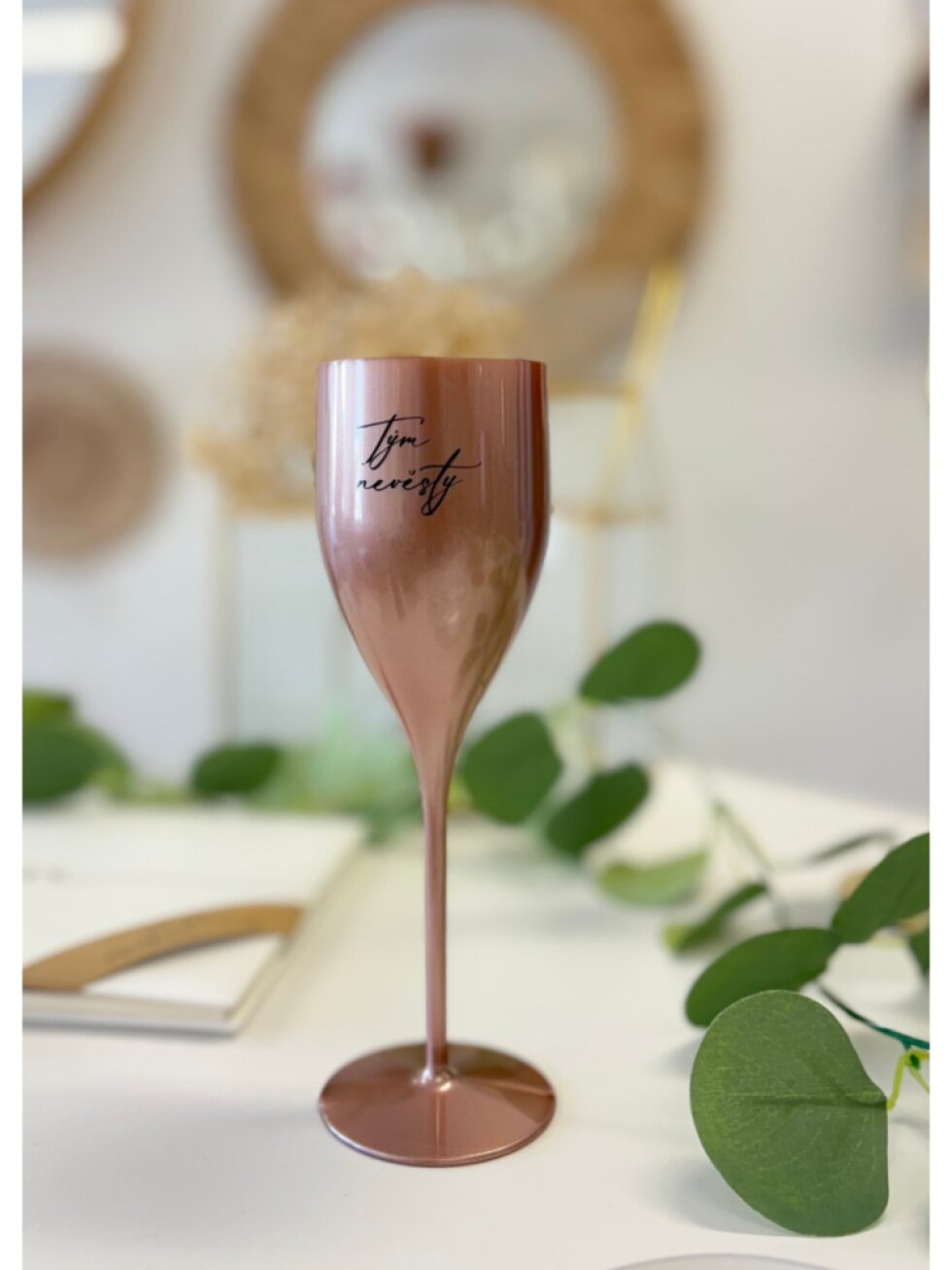 Plastová sklenička rosegold pro tým nevěsty na rozlučku
