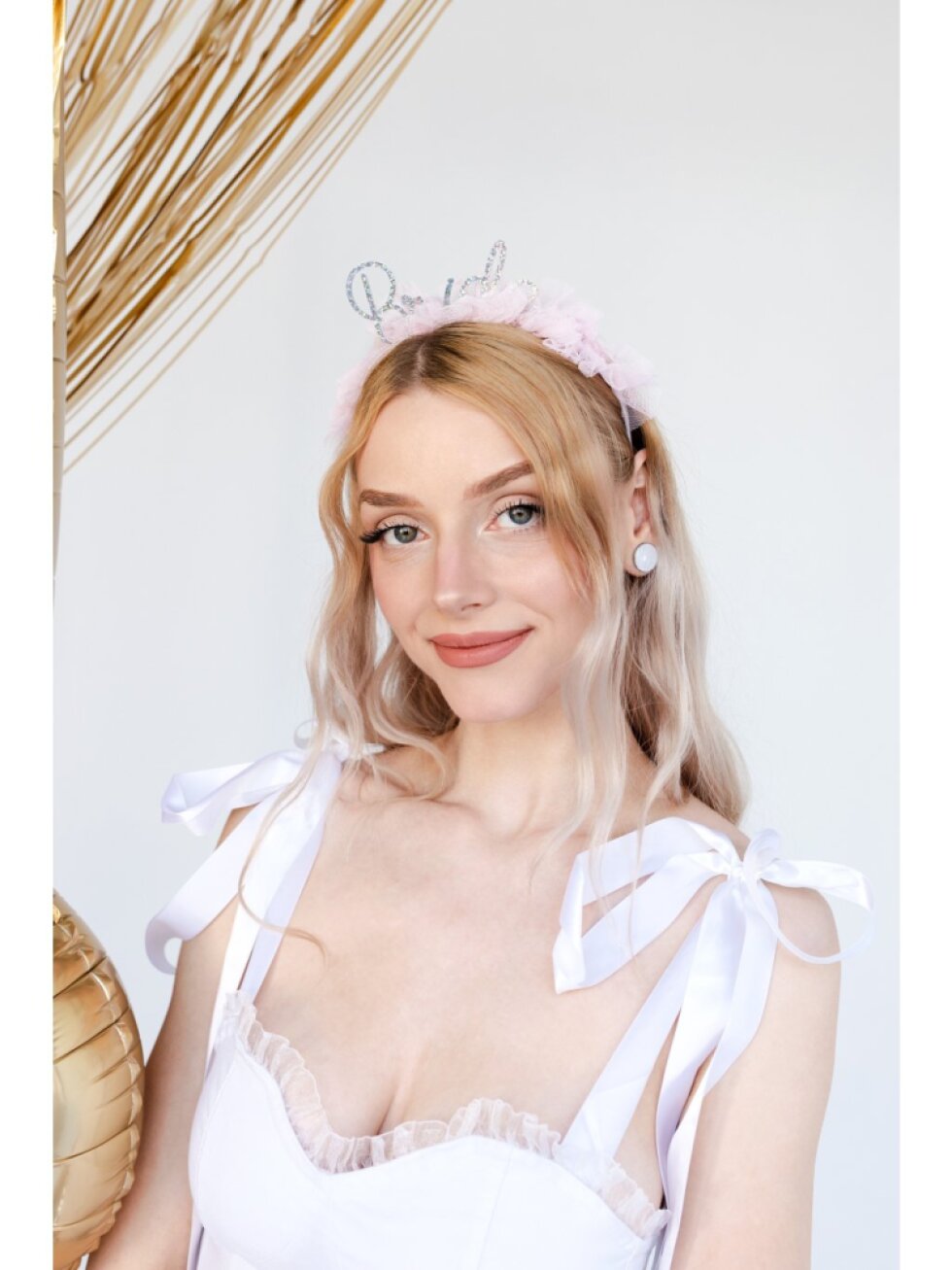 Čelenka Bride s růžovým volánkem na rozlučku