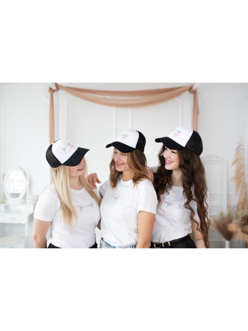 Černo-bílá kšiltovka - Tým nevěsty