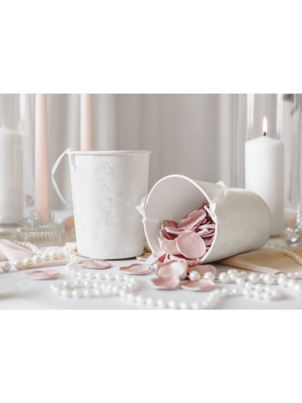 Okvětní lístky růžové