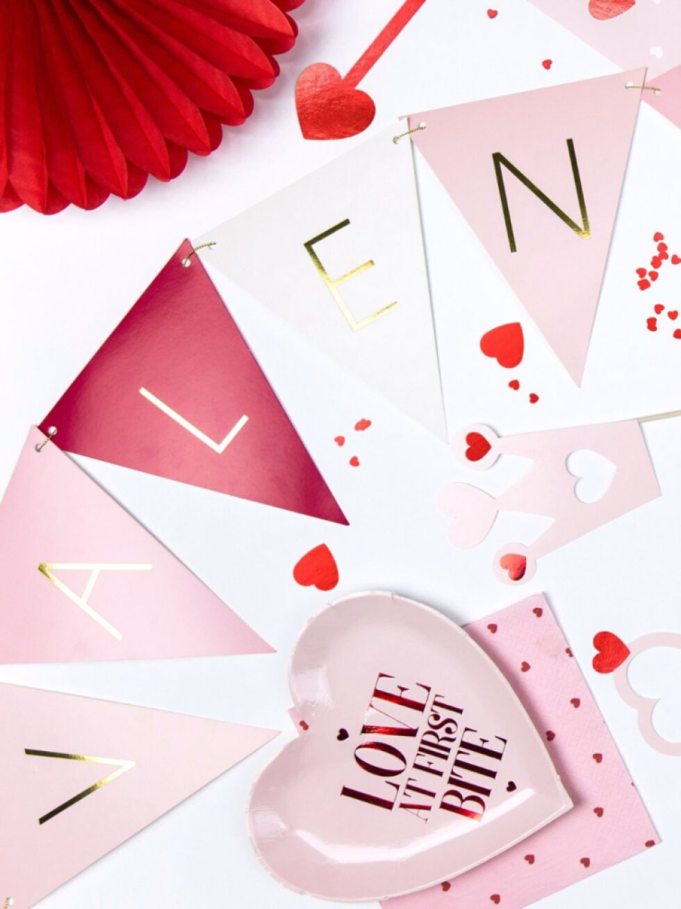 Valentýnská girlanda – vlaječky Love & srdce, mix, 2,1 m