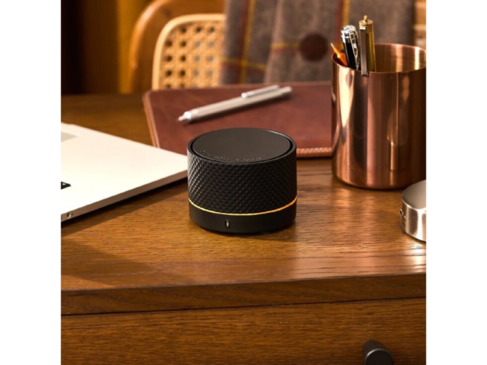 Bezdrátový elektrický difuzér Nomade s náplní Gurmánská vanilka p. 8 cm černý