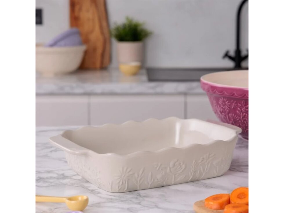 Kameninová zapékací mísa In the Meadow 22,5 × 18 cm krémová