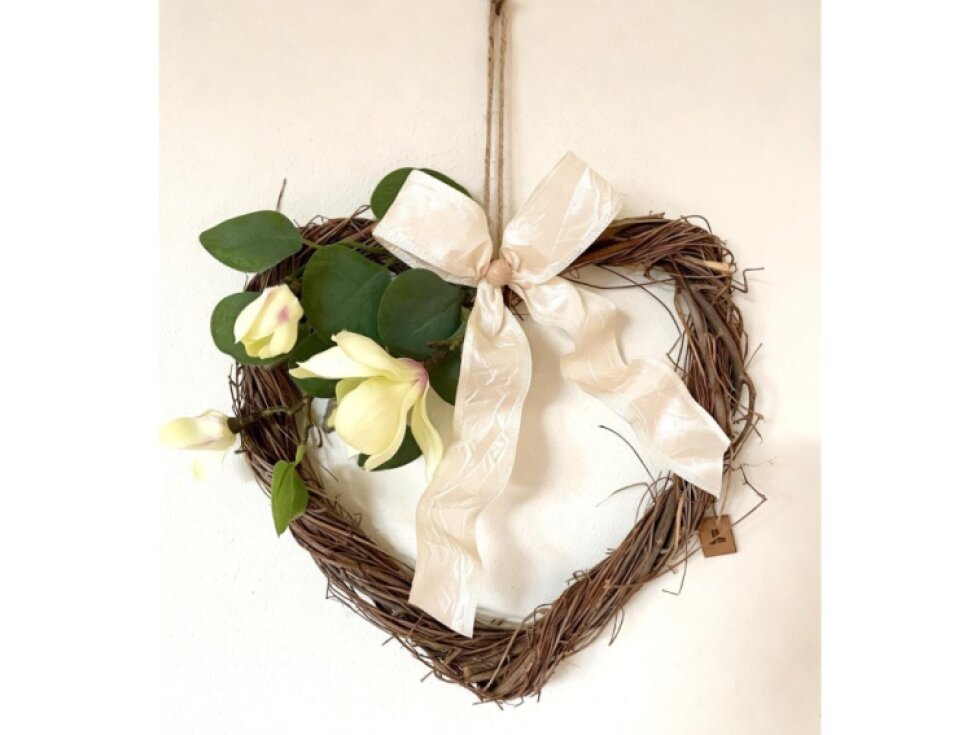 Vícebarevná Dekorace Srdce s Magnolií 30 cm