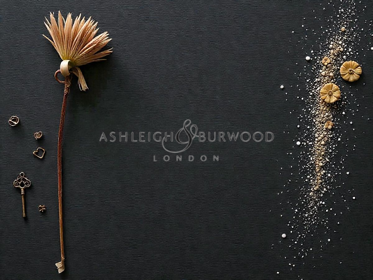 Katalytická lampa FAIRY BALL s vůní FRESH LINEN 250 ml malá