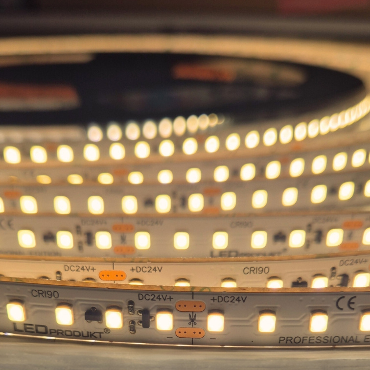 10m PROFI LED pásik 120LED/m SMD2835 9,6W/m prúd. driver teplá biela IP20 24V - Kompletná sada
