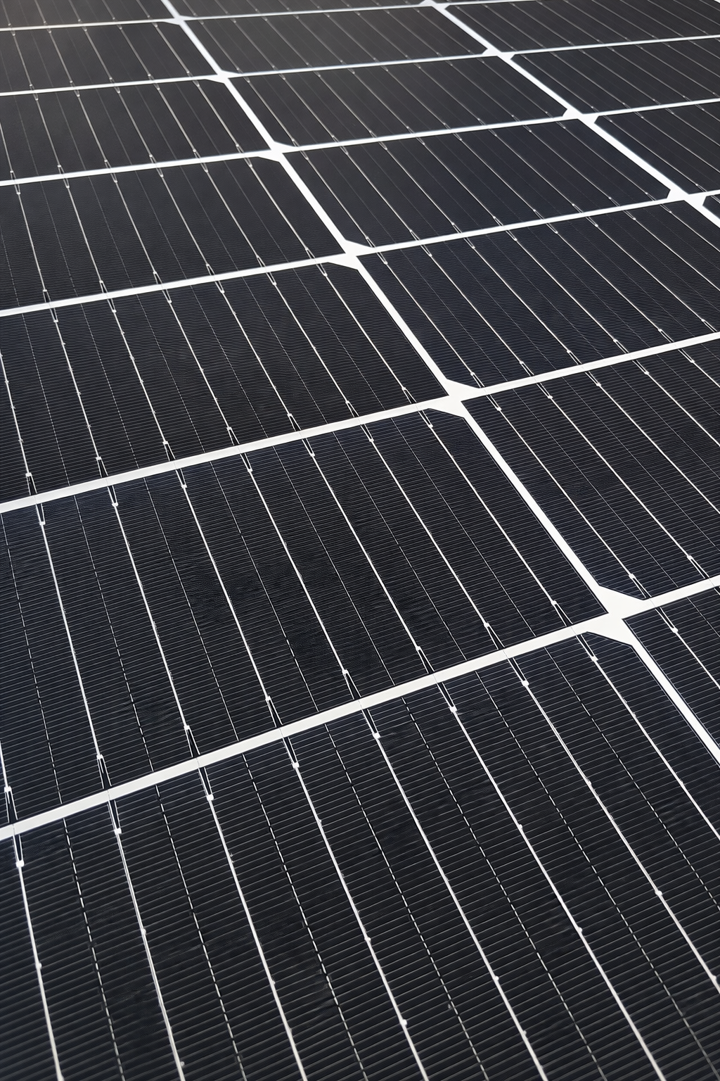 Nabíjecí stanice 2200W se solárním panelem 455 Wp