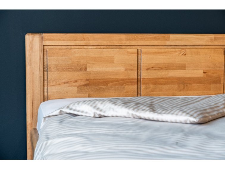 Dřevěná postel Dreamy Cortina