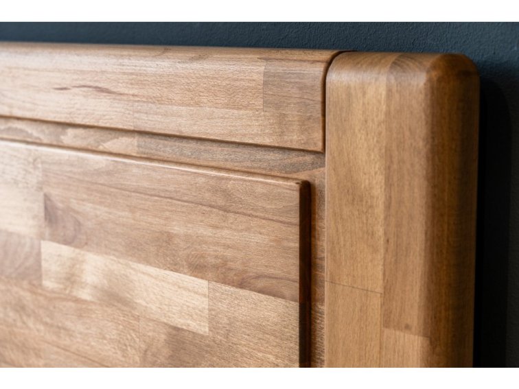 Dřevěná postel Dreamy Cortina