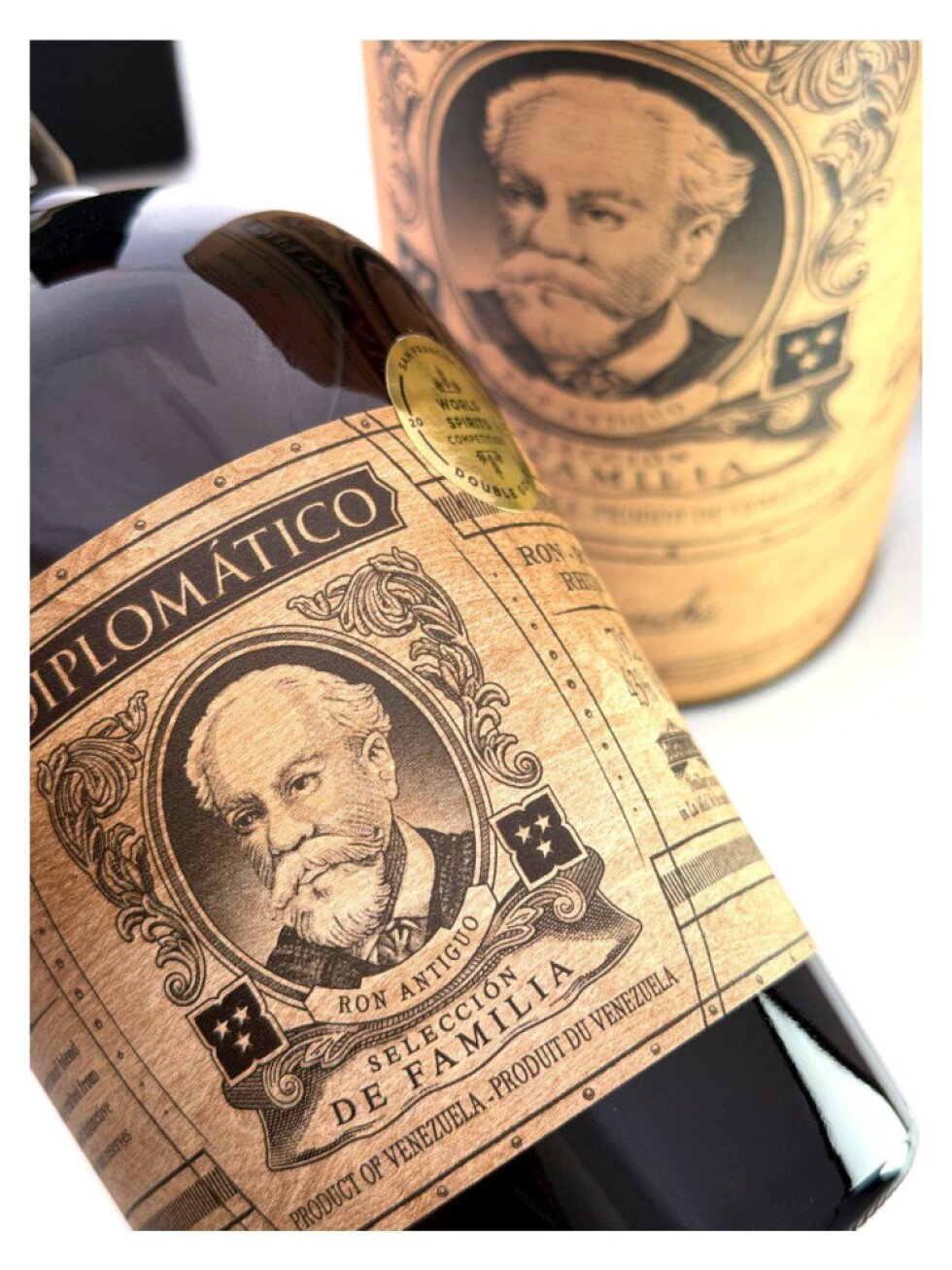 Diplomático Seleccion de Familia 43% 0,7l (dárková tuba)
