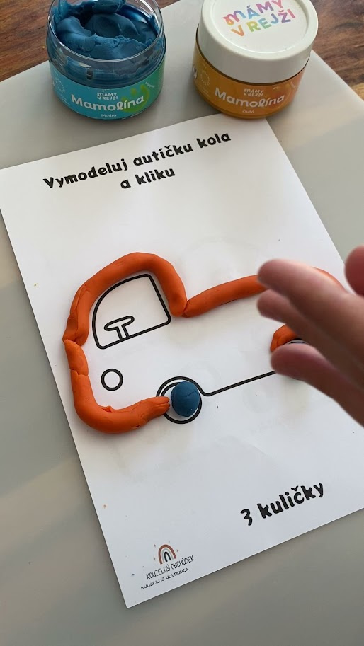 Jak zabavit 2leté dítě doma: 7 hravých aktivit pro každý den