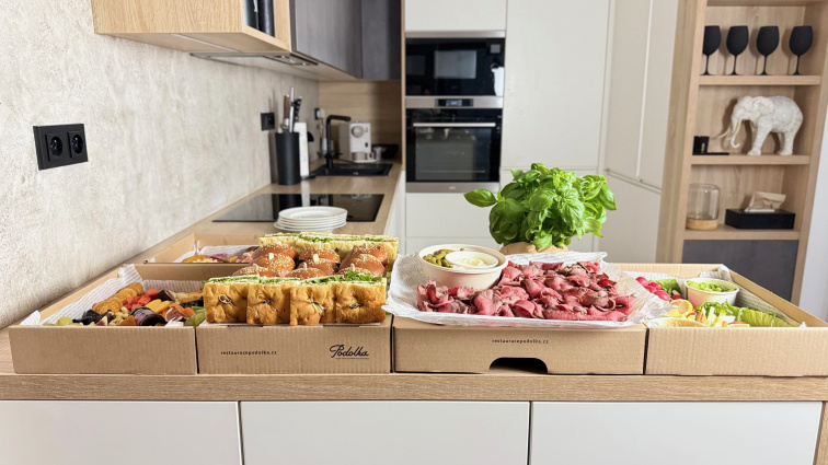 CATERING OBČERSTVENÍ