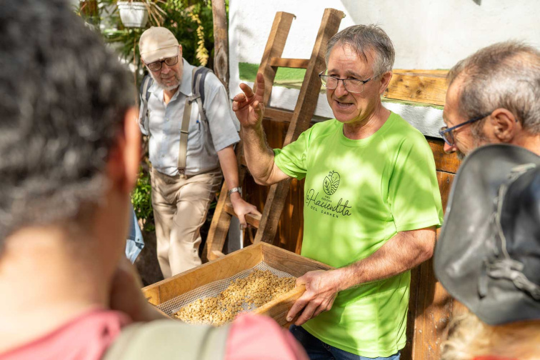 Domingo provádí komentované prohlídky po farmě | Ostrovchuti