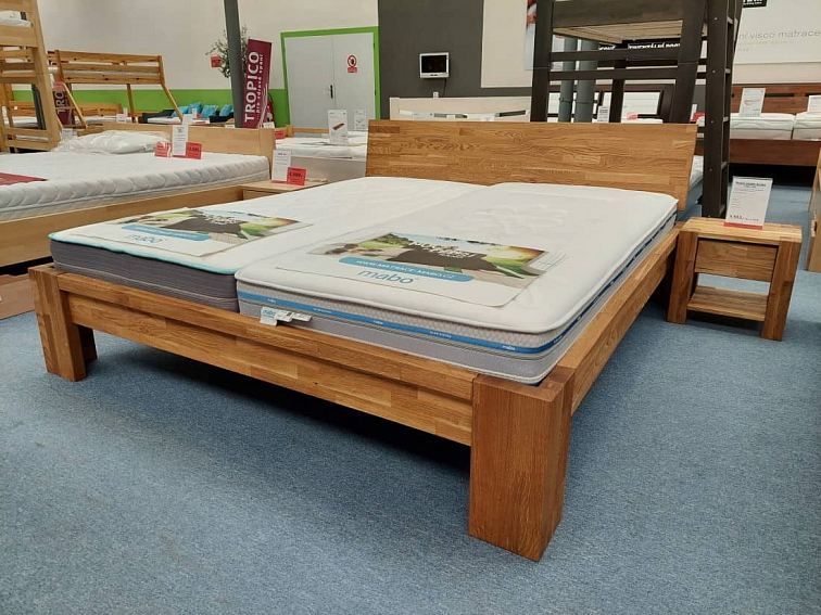 Dubová postel Rustika + matrace + rošty zdarma