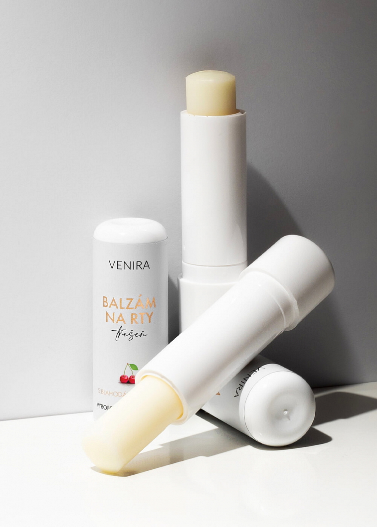 VENIRA balzám na rty