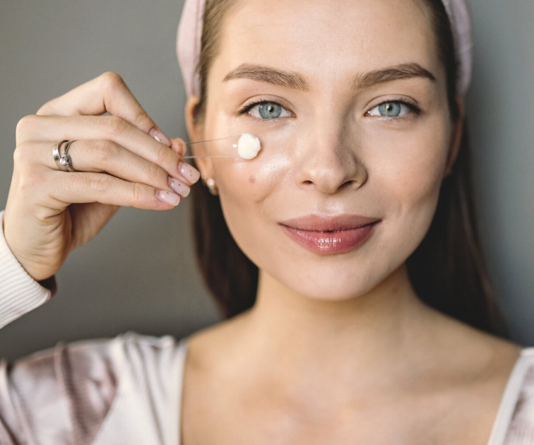 Od kdy je dobré začít řešit anti-age péči? Stárnutí pleti, vrásky, krása a dlouhověkost