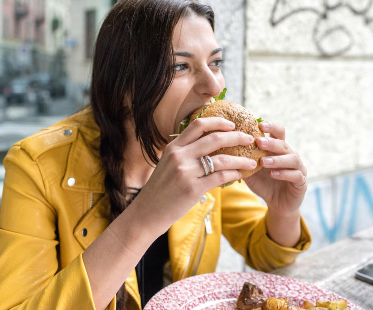 Jak fastfoody ovlivňují náladu, střeva a důležité hormony v těle?