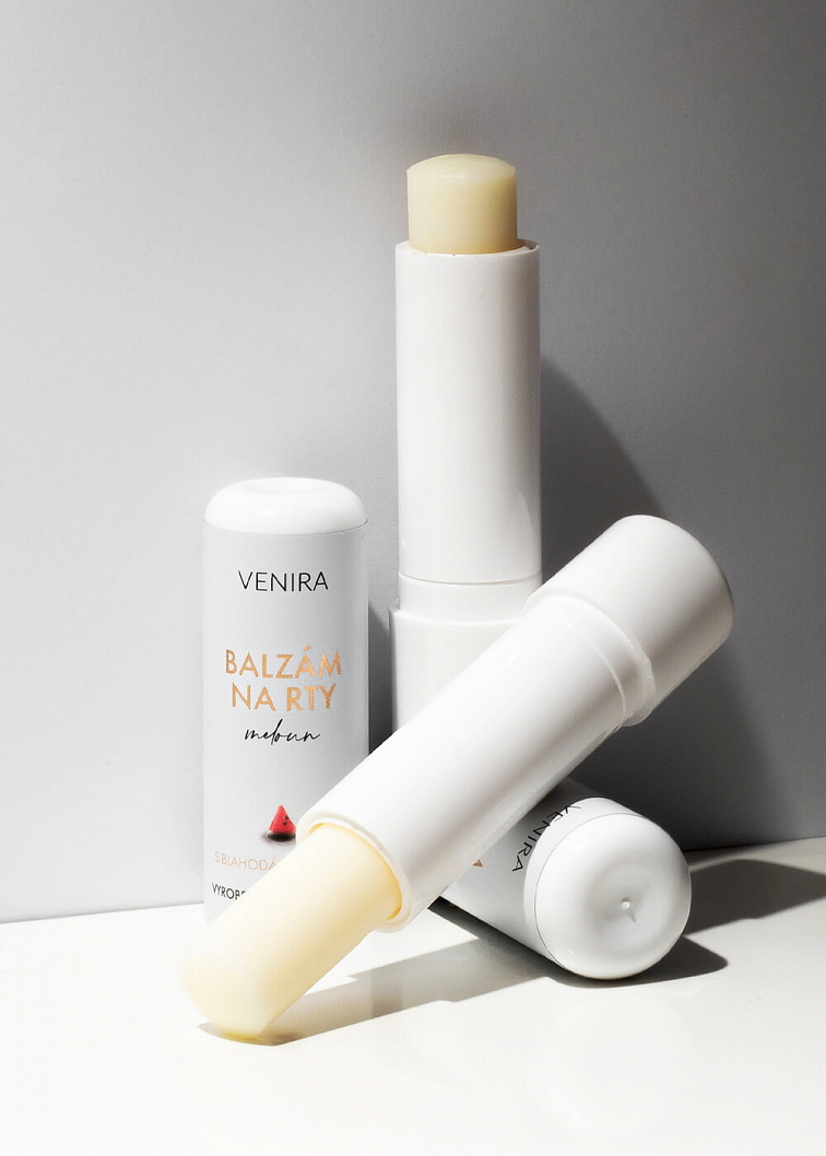 VENIRA balzám na rty