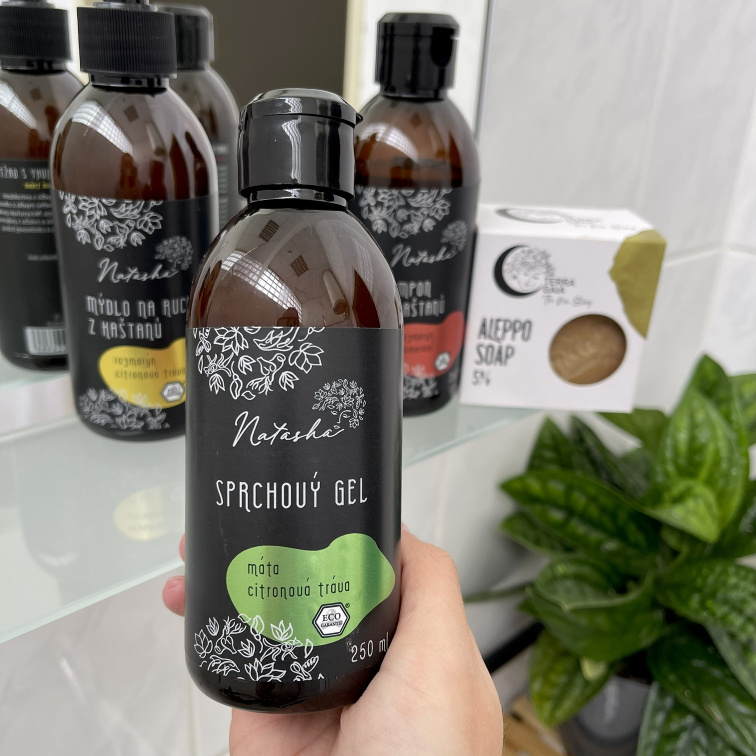 Natasha Přírodní koupelnový set z kaštanů a Aleppo mýdlo