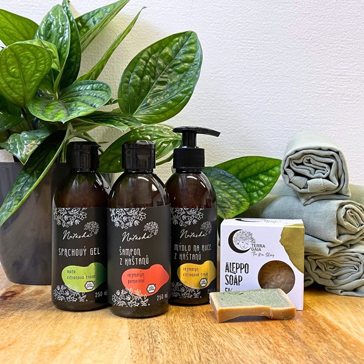 Natasha Přírodní koupelnový set z kaštanů a Aleppo mýdlo