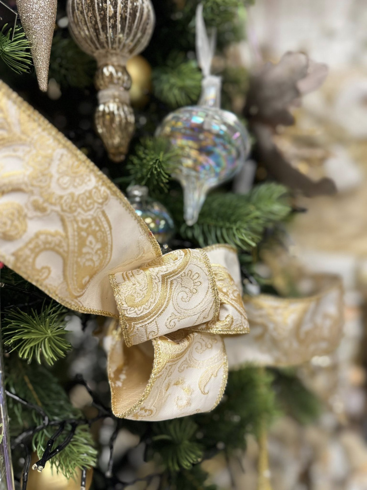 Ako ozdobiť biely vianočný stromček do úplnej dokonalosti?