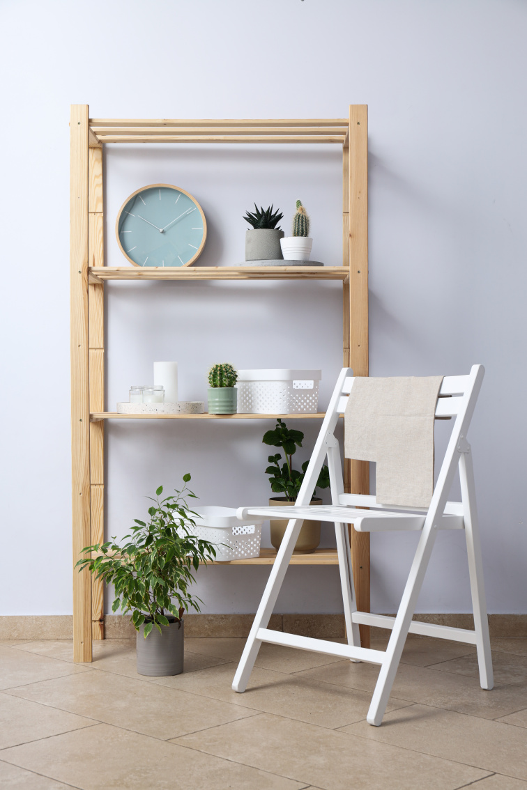 Tipy na dekorácie na poličku, ktoré zútulnia váš domov