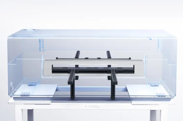 xTool Intelligent Conveyor Feeder - Chytrý podavač na dopravníku pro P3