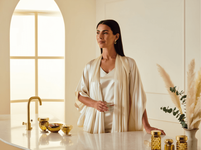 ZAYRAĒ SKIN 3-month kolagen s perlovýmm práškem a 24K zlatem - 90 sáčků - mango