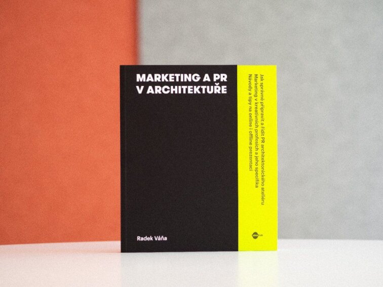 Ročník časopisu ARCHIZOOM 2025 s knihou Marketing a PR v architektuře