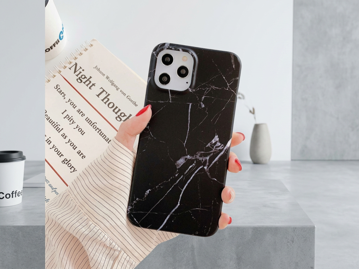 Ochranný kryt na iPhone 15 - Marble Black