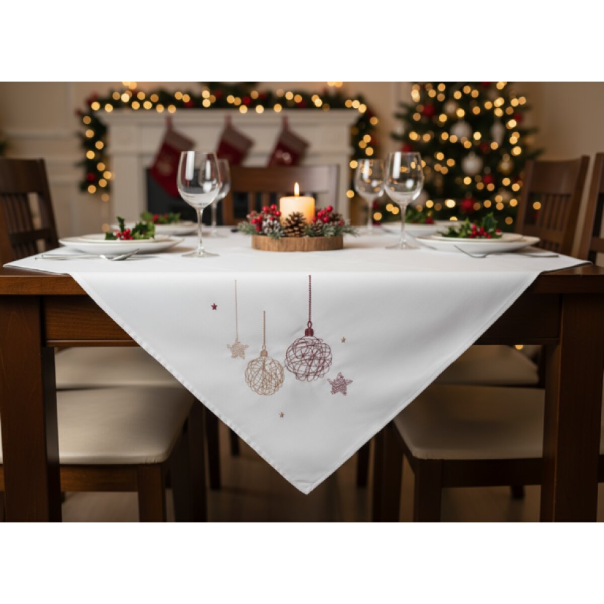 Vánoční ubrus na stůl CHRISTMAS GLAM bílá vzor ozdoby 110x160 cm