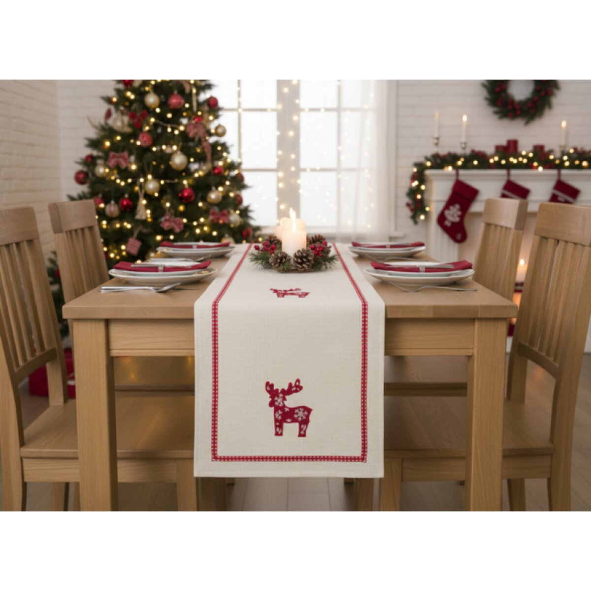 Vánoční běhoun na stůl BOXING DAY - motiv sob 35x180 cm
