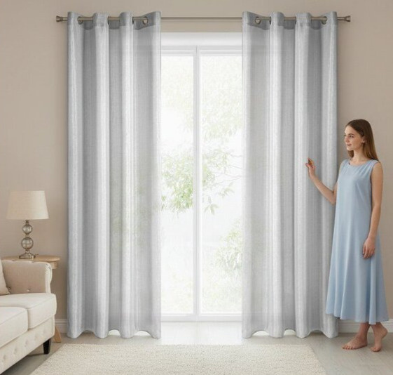 Dekorační dlouhá záclona s kroužky s leskem NORA stříbrná 140x250 cm (cena za 1 kus) MyBestHome