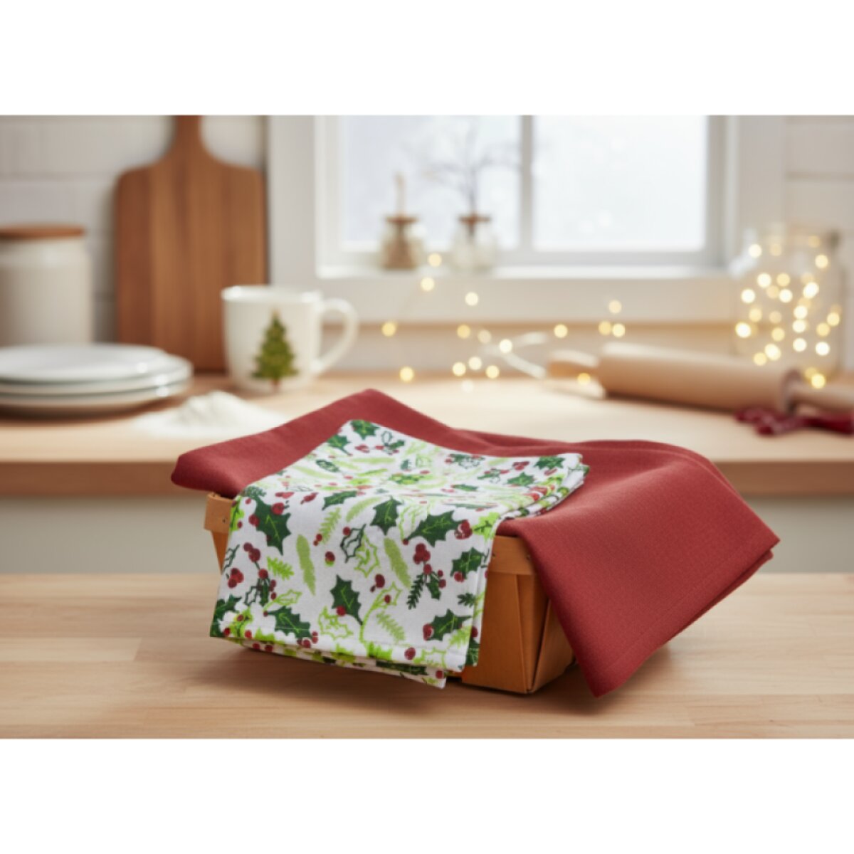 Sada vánočních kuchyňských utěrek FESTIVE FEAST 45 × 65 cm cesmína/červená – 2 ks