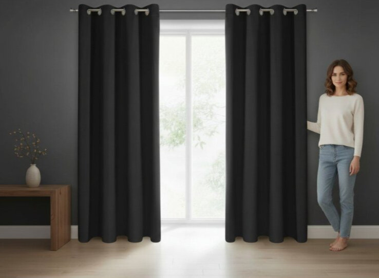Dekorační závěs s kroužky "BLACKOUT" zatemňovací SYDNEY 140x270 cm, černá, (cena za 1 kus) MyBestHome